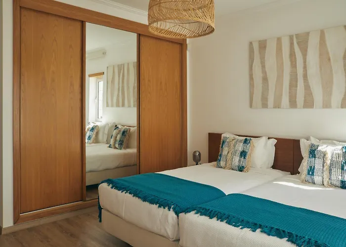 Villa Monte Das Oliveiras With Private Pool