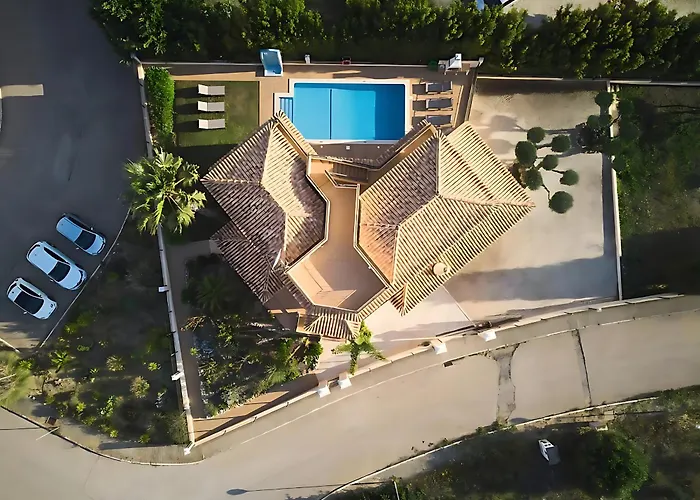 Villa Monte Das Oliveiras With Private Pool